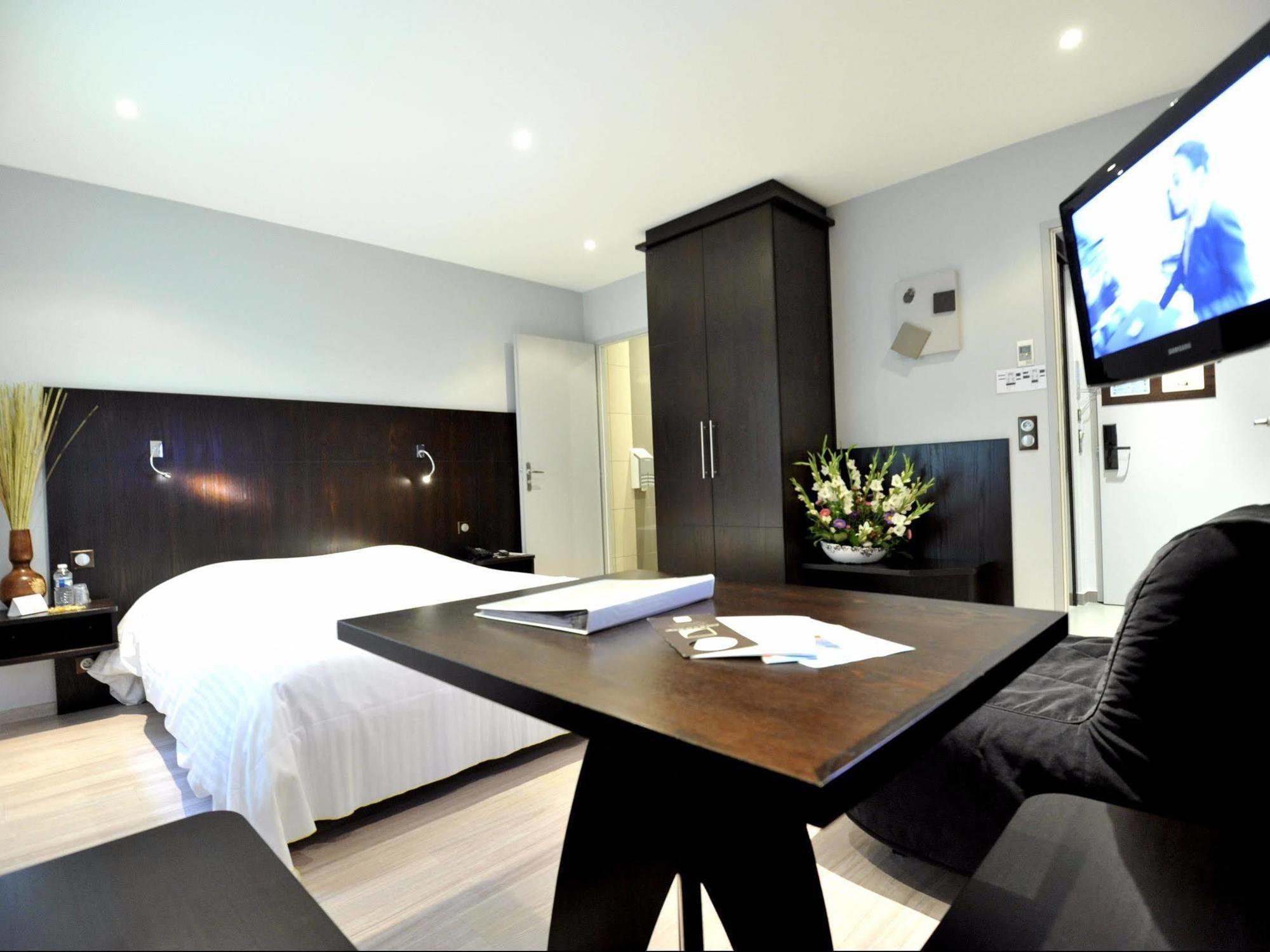 Logis Cottage Hotel Vandoeuvre-les-Nancy Bagian luar foto